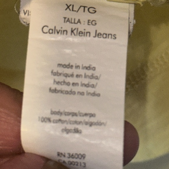 Calvin Klein jeans no button v neck collared ss polo shirt. Size XL. 100%cotton - Picture 4 of 6